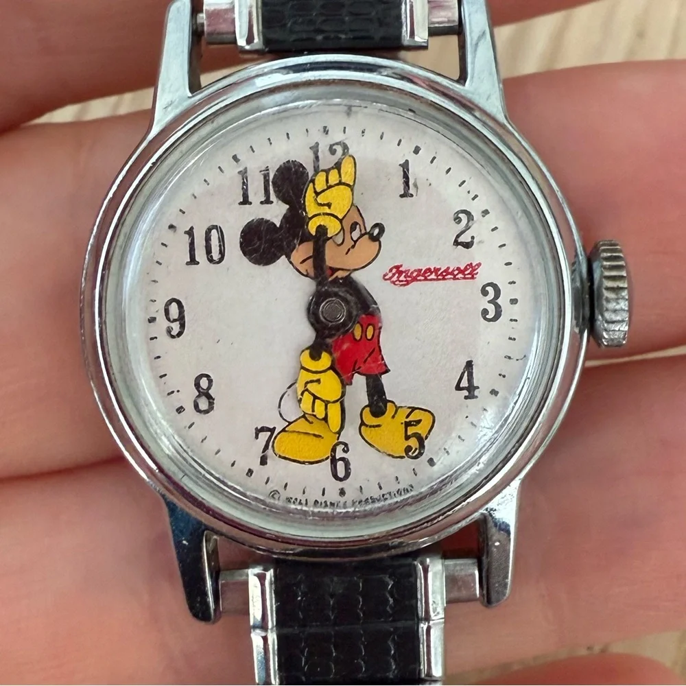 Vintage Ingersoll Disney ladies Mickey Mouse winding mechanical watch